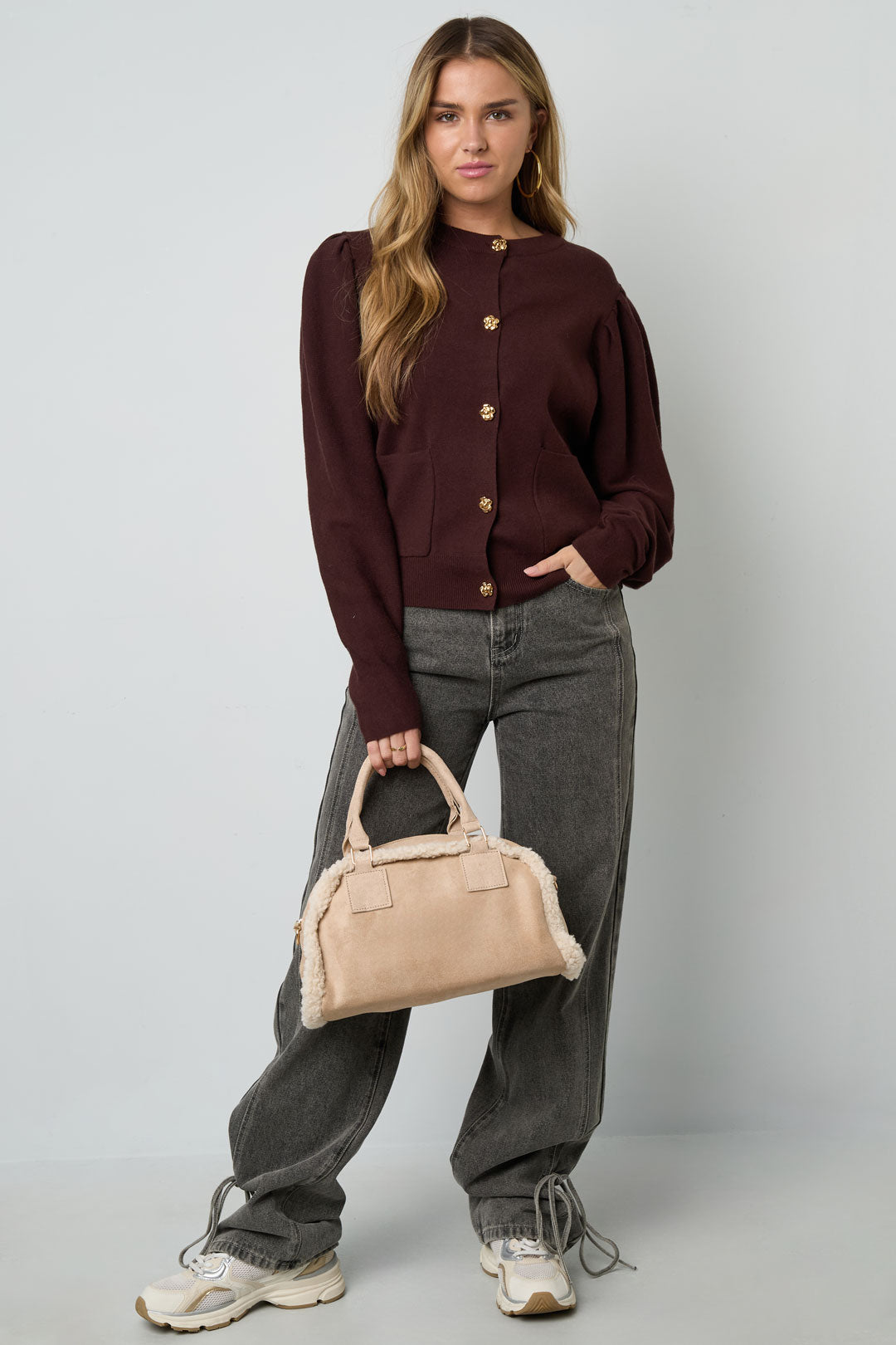 Borsa a tracolla con dettagli in peluche